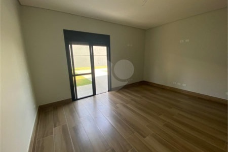 Casa à venda com 3 suítes no condomínio Shambala II, Atibaia - SP
