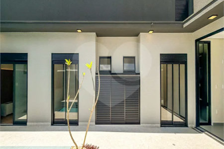 Casa Térrea Evidências - Indaiatuba/SP - R$ 1.950.000,00 - Área Total 307,33 m² - Área Construída 201,90 m² - TÉRREA - 03 suítes sendo a master com closet; Escritório; Lavabo; Cozinha com cooktop, forno, micro-ondas e coifa; Móveis planejados na hall de entrada, sala, escritório, cozinha, gourmet, s