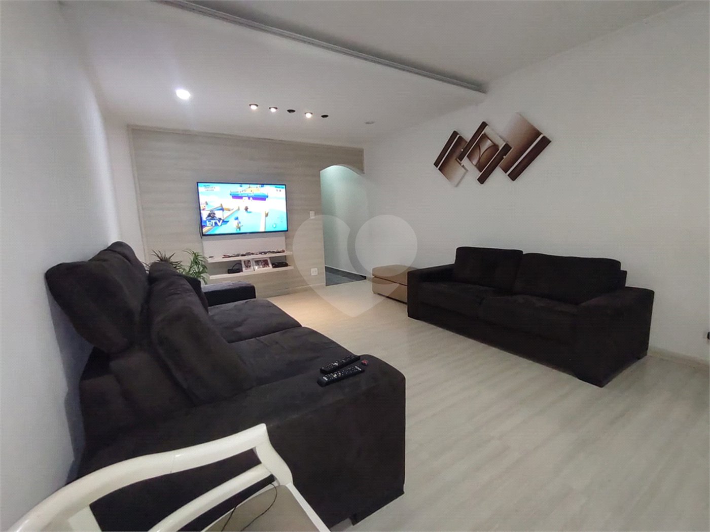Sobrado à venda com 4 quartos, sendo 2 suítes, em Pedreira, São Paulo, SP