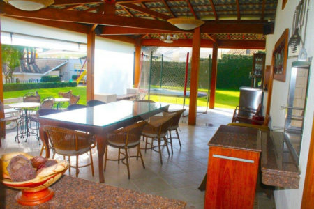 Casa à venda ou para alugar com 5 suítes no condomínio Arataca, São Paulo - SP