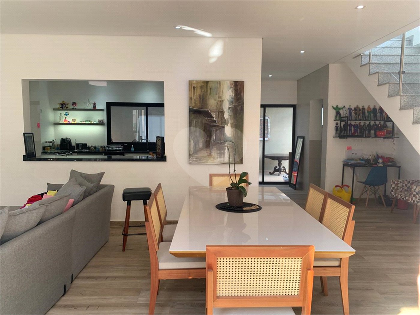 Casa à venda com 4 suítes no condomínio Vila Inglesa, Atibaia - SP