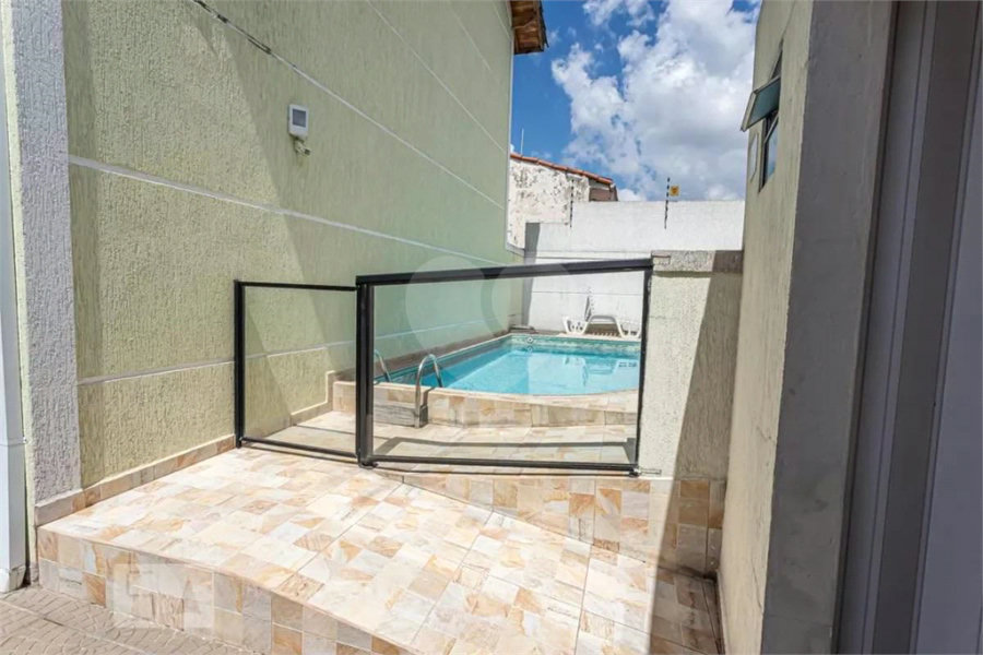 Casa à venda ou para alugar com 3 quartos, sendo 2 suítes,  no condomínio Residencial Erika, São Paulo - SP