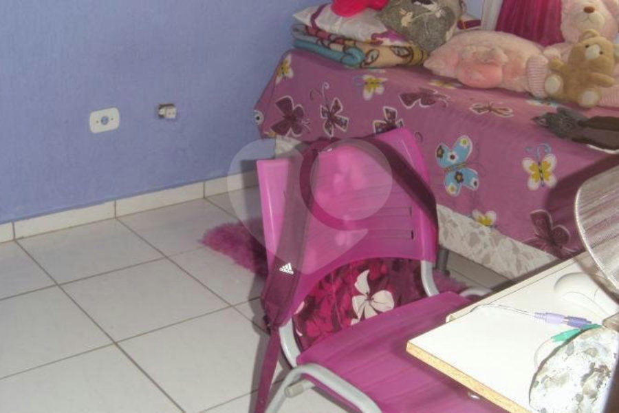 Sobrado à venda com 3 quartos, sendo 1 suíte, em Tremembé, São Paulo, SP