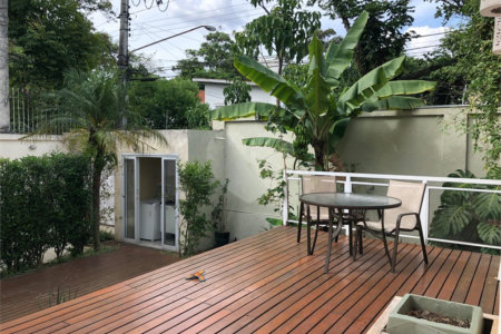 Sobrado à venda com 4 quartos, sendo 1 suíte, em Jardim Novo Mundo, São Paulo, SP