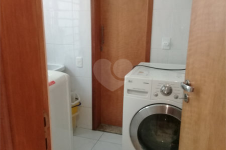 Sobrado à venda com 4 suítes em Água Fria, São Paulo, SP