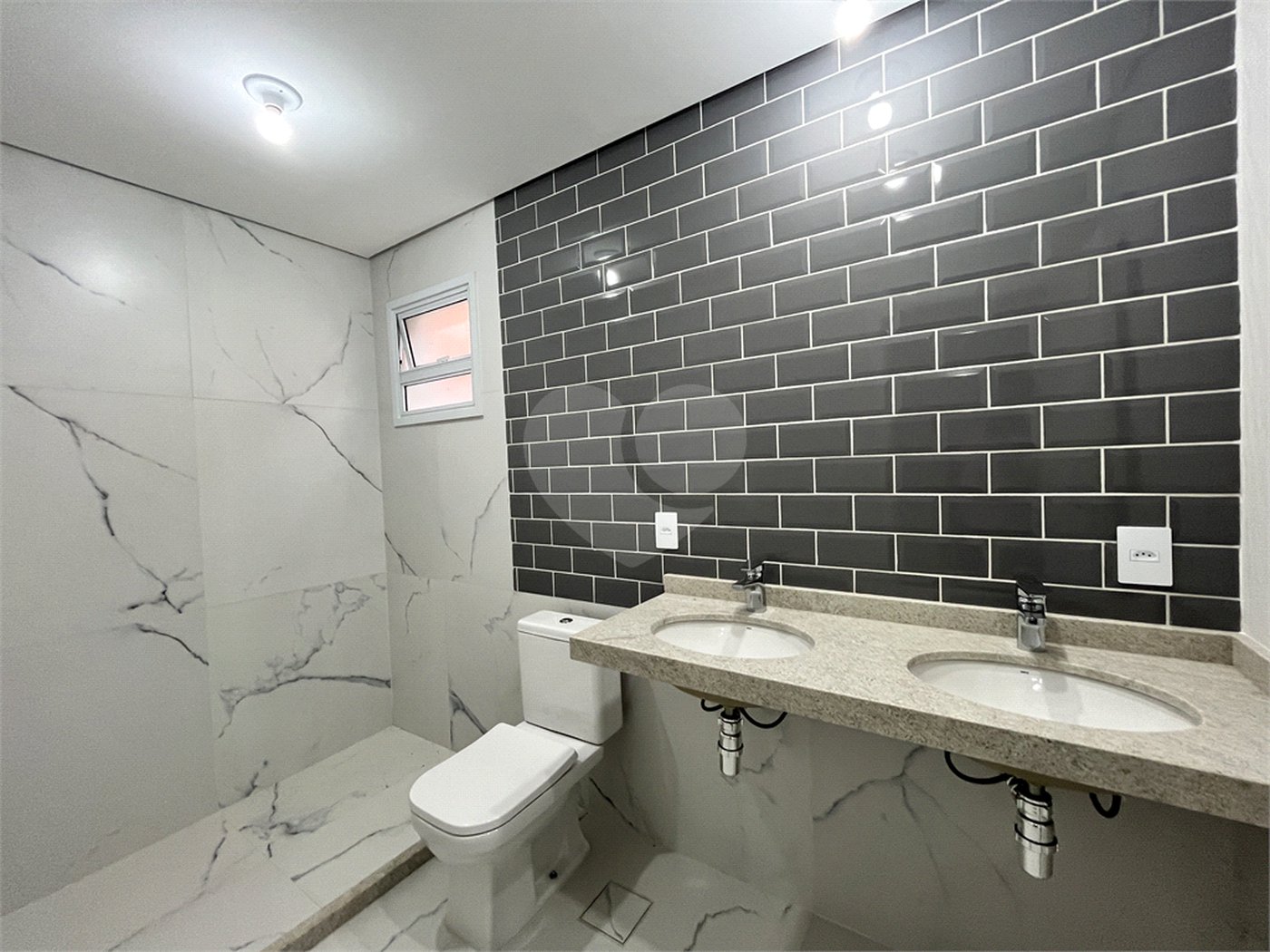 Casa à venda com 3 quartos, sendo 1 suíte,  no condomínio Reserva Ipanema I, Sorocaba - SP