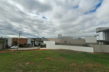 Terreno à venda no condomínio Helena Maria, Sorocaba - SP