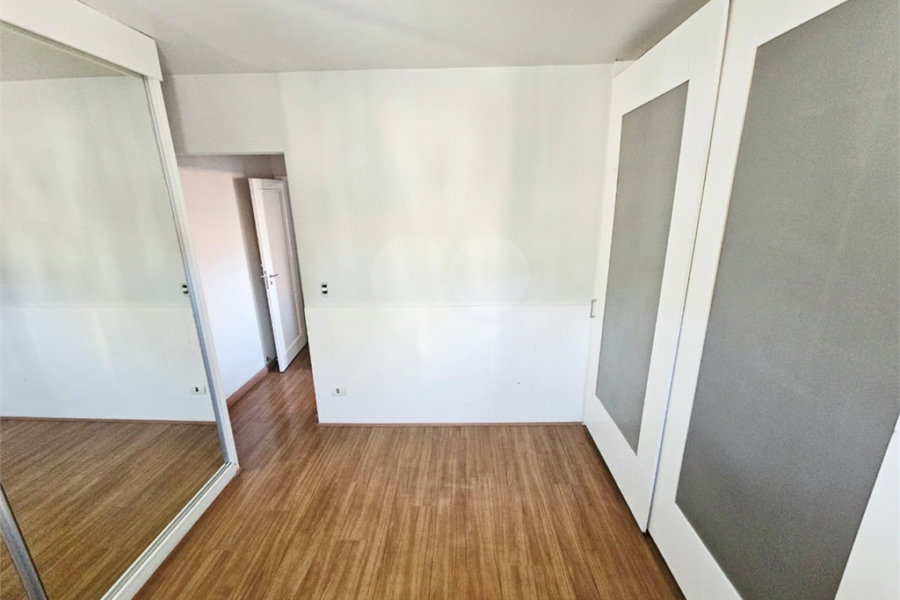 Sobrado à venda com 4 quartos, sendo 1 suíte, em Vila Guilherme, São Paulo, SP