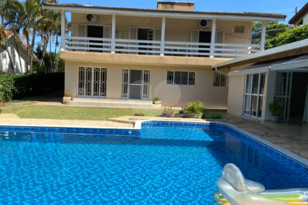 Casa à venda com 6 quartos, sendo 3 suítes,  em Marambaia, Vinhedo, SP