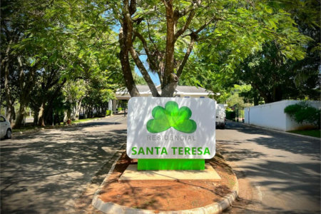 Casa à venda com 5 quartos, sendo 3 suítes, no condomínio Santa Teresa 1, Vinhedo - SP