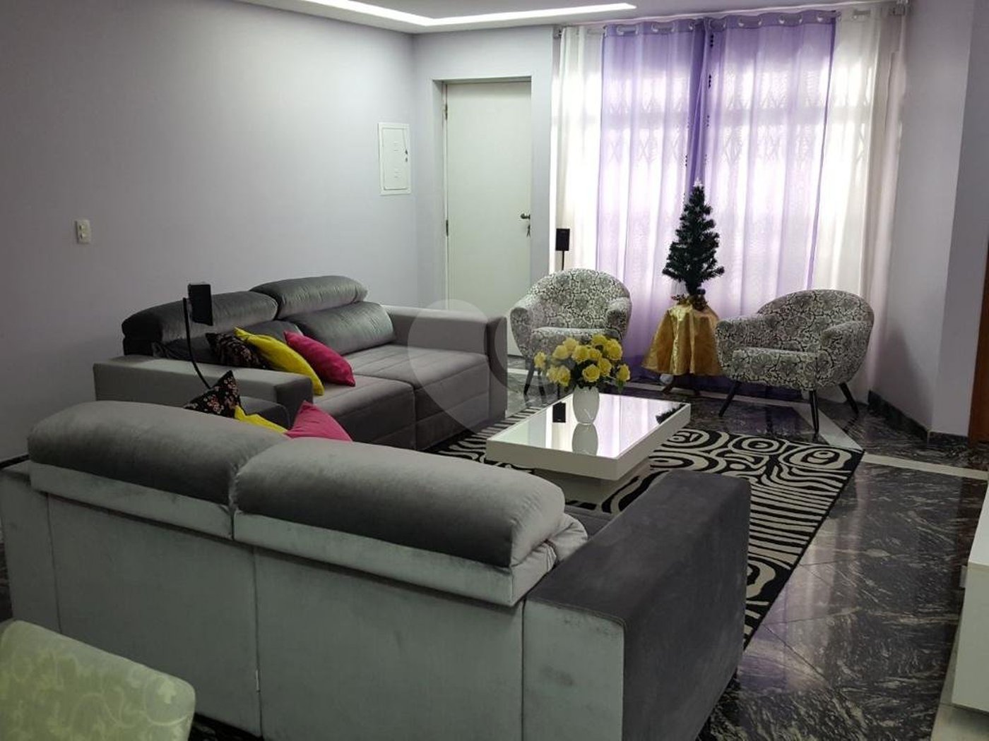 Casa à venda com 3 suítes no condomínio Village, São Paulo - SP