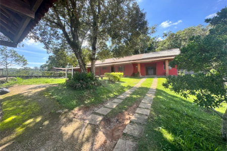 Casa para alugar com 2 quartos, sendo 1 suíte, em Jardim Rene, São Roque, SP