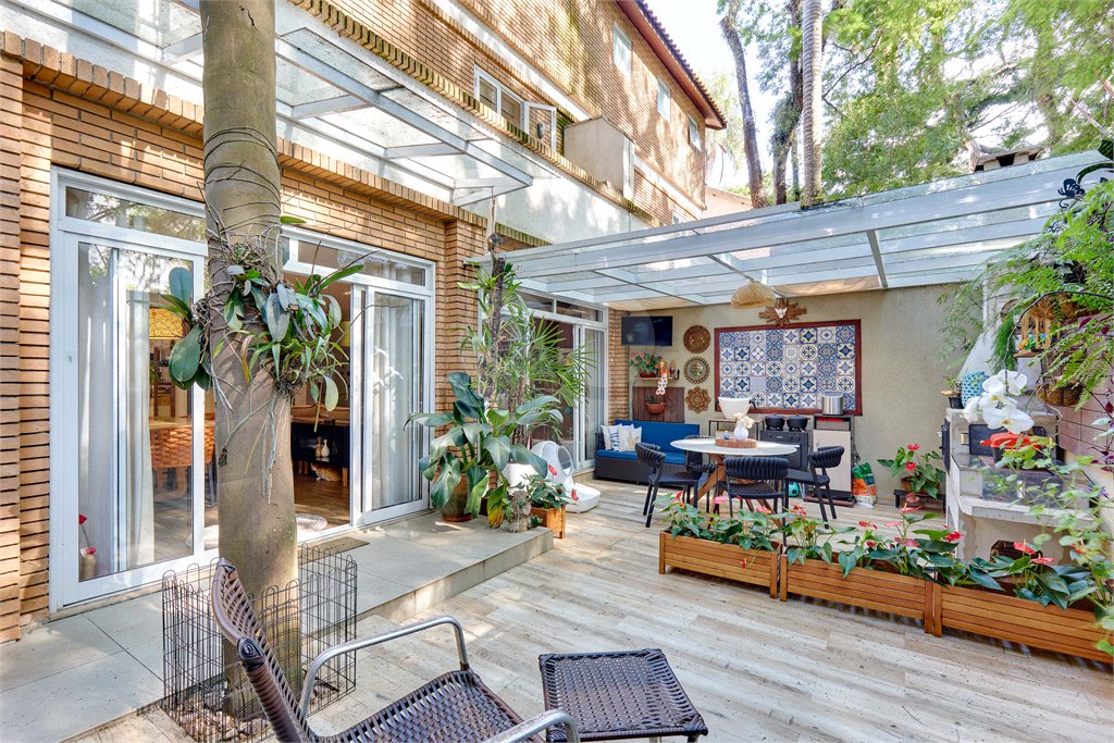 Casa à venda com 4 suítes no condomínio Vila Inglesa, São Paulo - SP