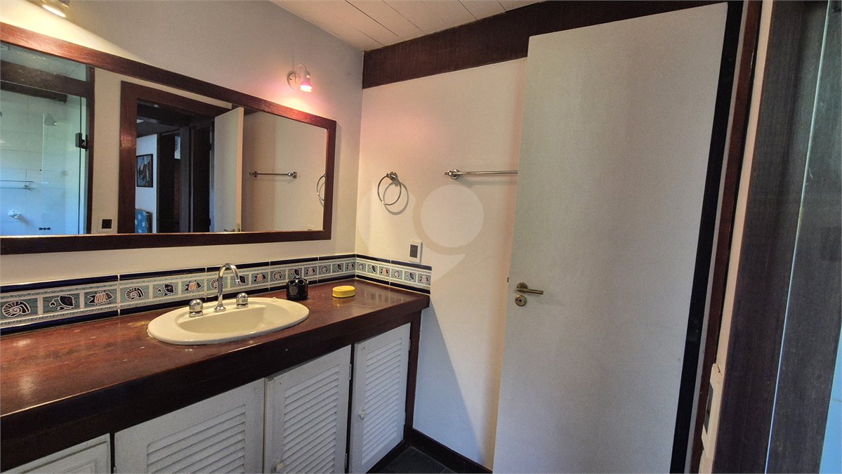 Casa em condomínio à venda com 4 quartos, sendo 3 suítes,  em Geribá, Armação dos Búzios, RJ