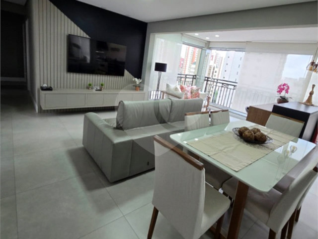 Apartamento à venda com 3 quartos, sendo 1 suíte,  em Morumbi, São Paulo, SP