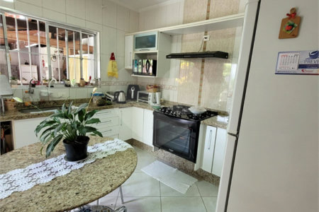 Casa Térrea à venda com 4 quartos, sendo 1 suíte,  em Vila Nova Socorro, Mogi das Cruzes, SP