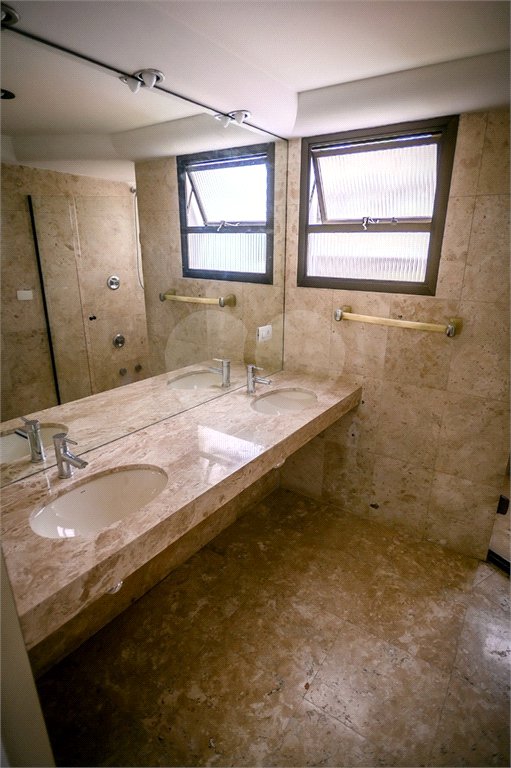 Apartamento à venda com 3 suítes em Paineiras do Morumbi, São Paulo, SP