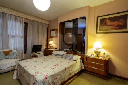 Casa de Vila para alugar com 4 quartos, sendo 1 suíte, em Granja Julieta, São Paulo, SP
