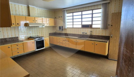 Casa à venda com 4 quartos, sendo 1 suíte,  no Centro, Mogi das Cruzes, SP