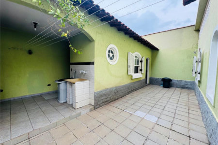 Casa à venda com 4 quartos, sendo 1 suíte,  em Vila Galvão, Guarulhos, SP