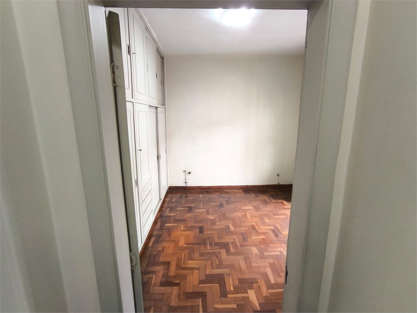 Sobrado à venda com 5 quartos, sendo 1 suíte, em Jardim Trussardi, São Paulo, SP