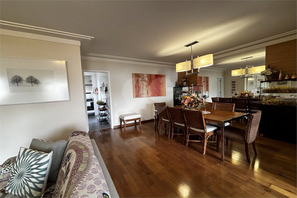 Apartamento para alugar com 3 suítes em Vila Romana, São Paulo, SP
