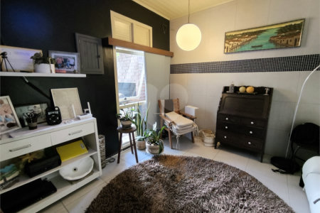 Casa à venda com 4 quartos, sendo 2 suítes, no Centro, Santa Cruz Cabrália, BA