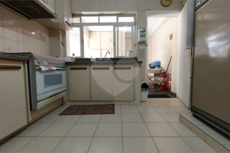 Casa à venda com 4 quartos, sendo 2 suítes,  em Vila Alexandria, São Paulo, SP