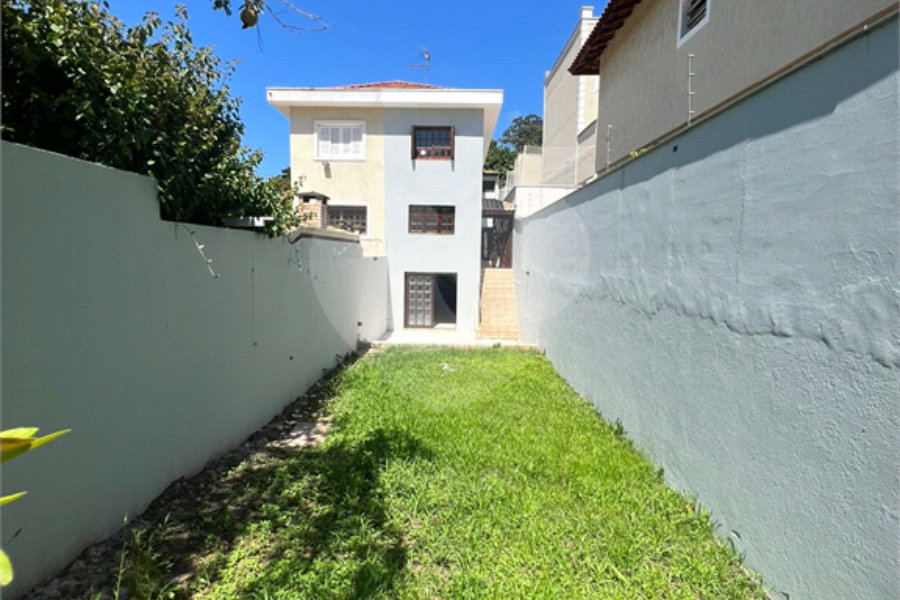 Sobrado à venda com 3 quartos, sendo 1 suíte, em Tremembé, São Paulo, SP