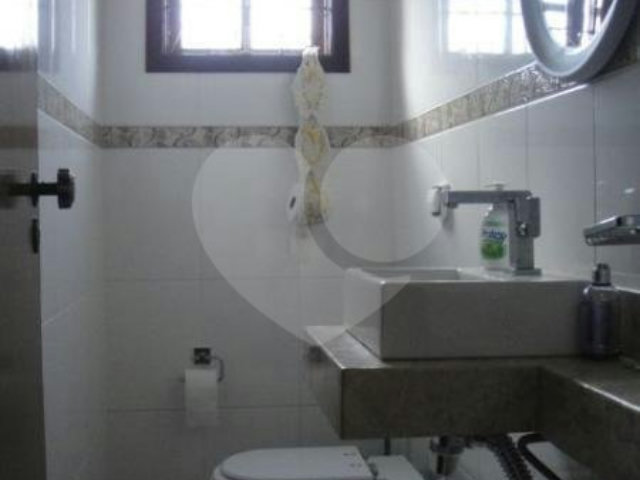 Sobrado à venda com 3 quartos, sendo 2 suítes,  em Vila Mazzei, São Paulo, SP