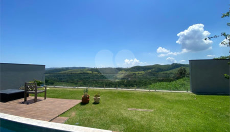 Casa à venda ou para alugar com 4 suítes no condomínio Campo de Toscana, Vinhedo - SP