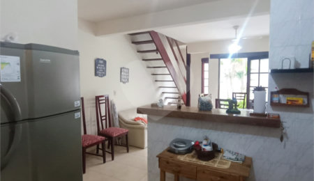 Casa em condomínio à venda com 2 quartos em Portinho, Cabo Frio, RJ