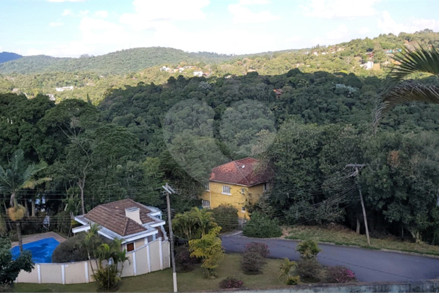 Casa à venda com 5 quartos, sendo 2 suítes, no condomínio Alpes da Cantareira, Mairiporã - SP
