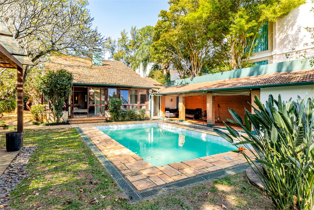 Casa à venda com 3 quartos, sendo 2 suítes,  em Alto da Boa Vista, São Paulo, SP