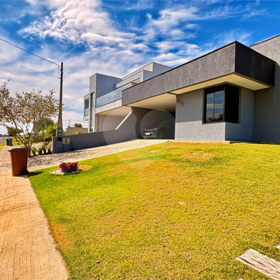 Casa à venda com 3 suítes no condomínio Village Ipanema 2, Araçoiaba da Serra - SP