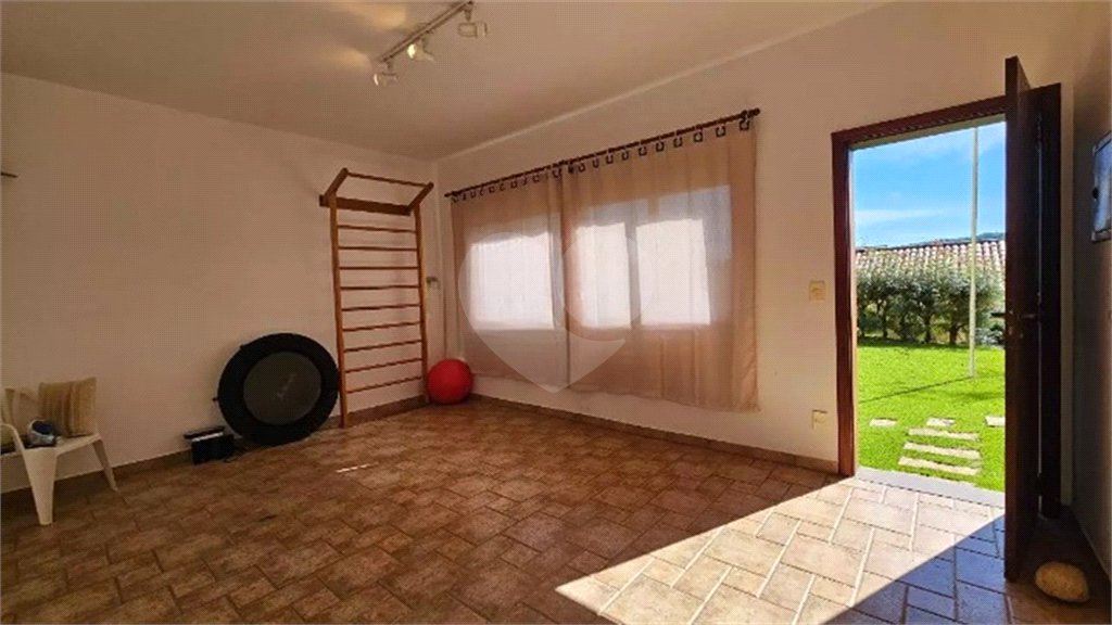Casa à venda com 3 suítes no condomínio Chácaras do Lago, Vinhedo - SP