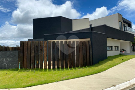 Terreno à venda com 4 suítes no condomínio Residencial Veneza, Mogi das Cruzes - SP