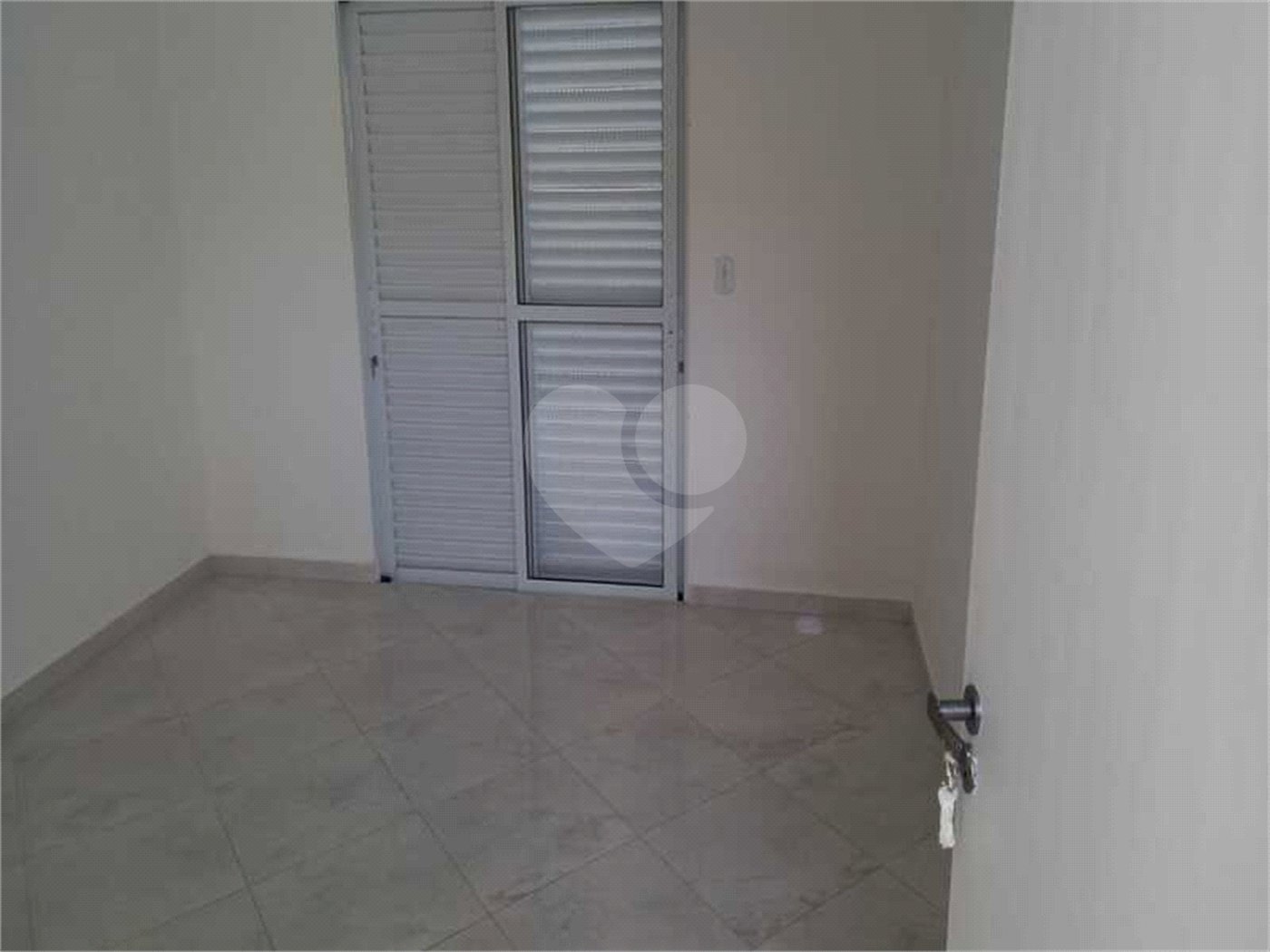 Casa à venda com 4 quartos, sendo 2 suítes,  no condomínio Jardim Imperador, Igaratá - SP