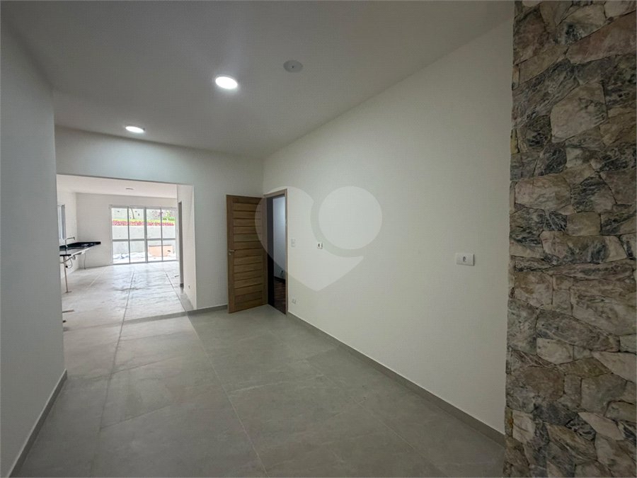 Casa à venda com 3 quartos, sendo 1 suíte, em Alto da Boa Vista, São Paulo, SP