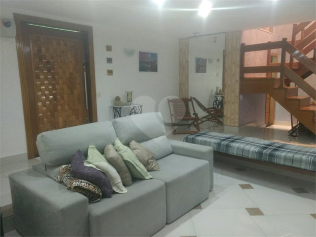 Sobrado à venda com 4 quartos, sendo 1 suíte,  em Vila Guilherme, São Paulo, SP