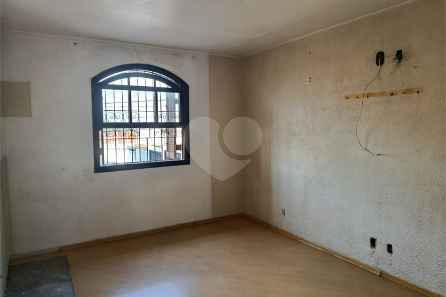Sobrado à venda com 3 quartos, sendo 1 suíte,  em Vila Lucia, São Paulo, SP