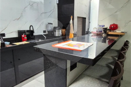 Casa à venda com 3 quartos em Vila Oliveira, Mogi das Cruzes, SP