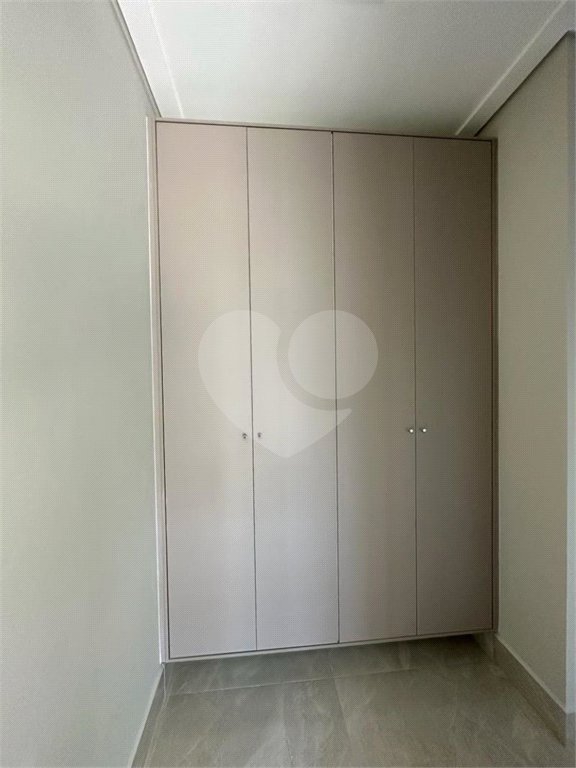 Casa à venda com 3 quartos, sendo 1 suíte, no condomínio Lagos D´icaraí, Salto - SP