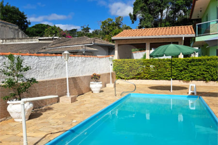 Chácara à venda com 3 quartos, sendo 2 suítes,  em Chácaras Fernão Dias, Atibaia, SP