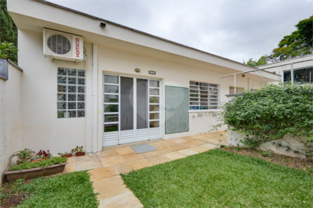 Sobrado à venda com 4 quartos, sendo 1 suíte, em Granja Julieta, São Paulo, SP