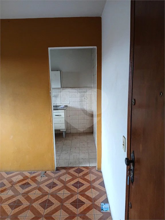 Viva com praticidade e conforto em um condomínio próximo ao comércio!