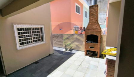 Sobrado à venda com 3 quartos, sendo 1 suíte,  em Vila Polopoli, São Paulo, SP