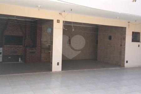 Sobrado à venda com 6 quartos, sendo 3 suítes, em Jardim Refúgio, Sorocaba, SP