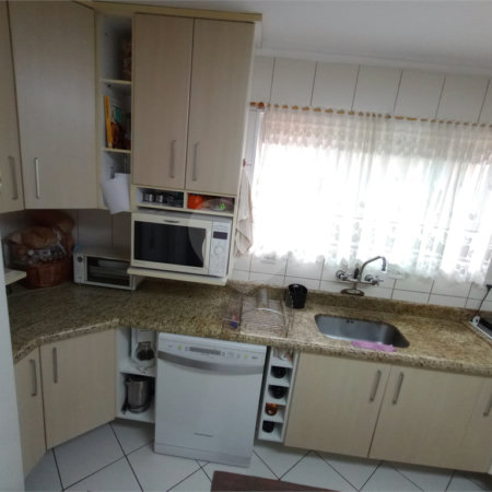 Sobrado à venda com 4 quartos, sendo 1 suíte,  em Jardim Prudência, São Paulo, SP