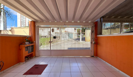 Sobrado à venda com 3 quartos, sendo 1 suíte,  em Campo Grande, São Paulo, SP